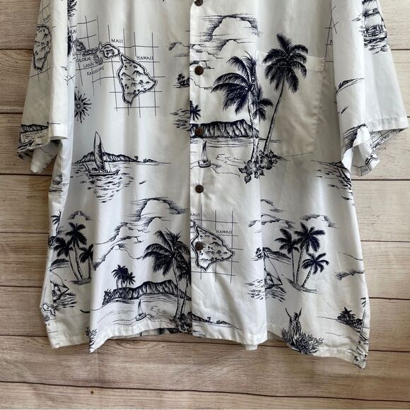 ROYAL CREATIONS HAWAIIAN SHIRT
MADE IN HAWAII - Picture 3 of 7